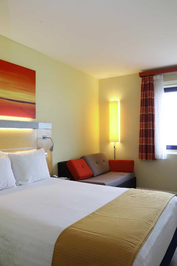 Holiday Inn Express London - Newbury Park, An Ihg Hotel Ilford Luaran gambar